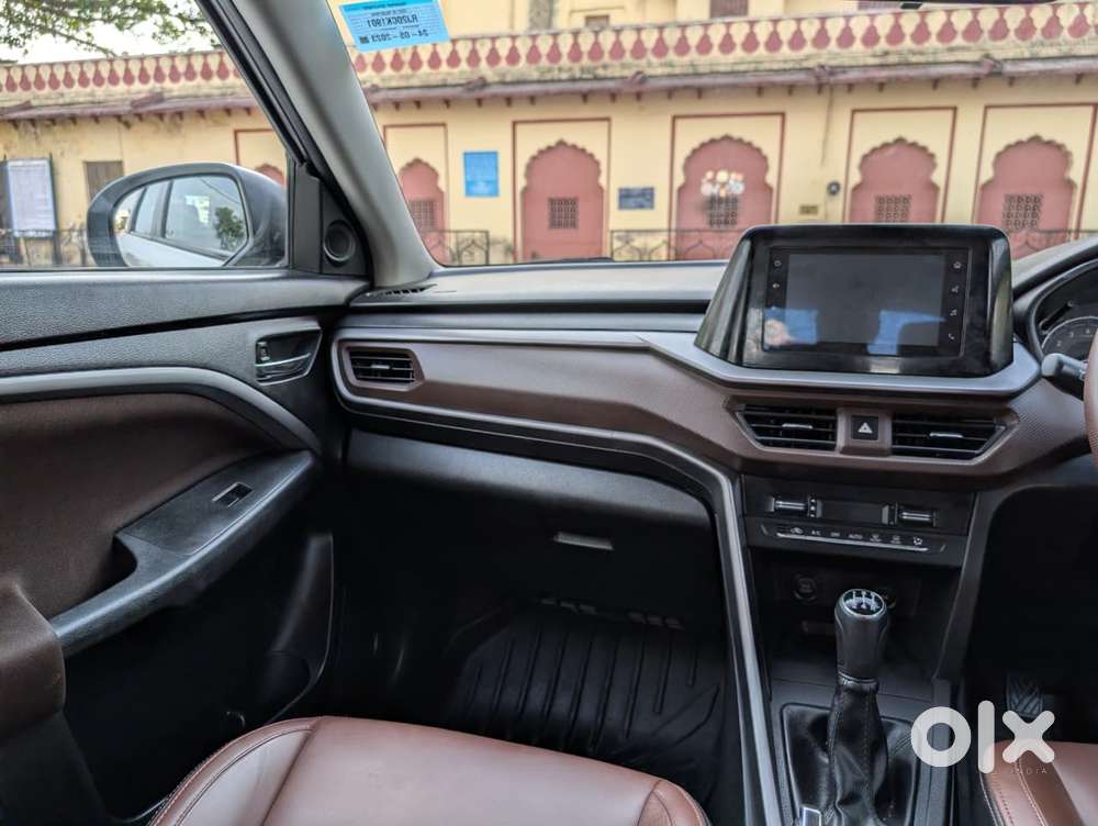 Maruti Suzuki Brezza Zxi S-cng, 2023, Cng & Hybrids