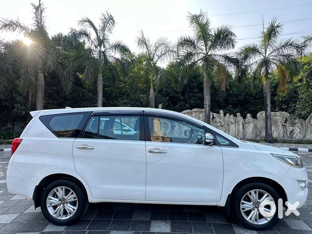 Toyota Innova Crysta 2.8 Zx At, 2016, Diesel