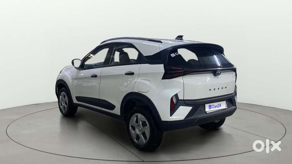Tata Nexon Pure (s) 1.2 Petrol 6amt, 2023, Petrol