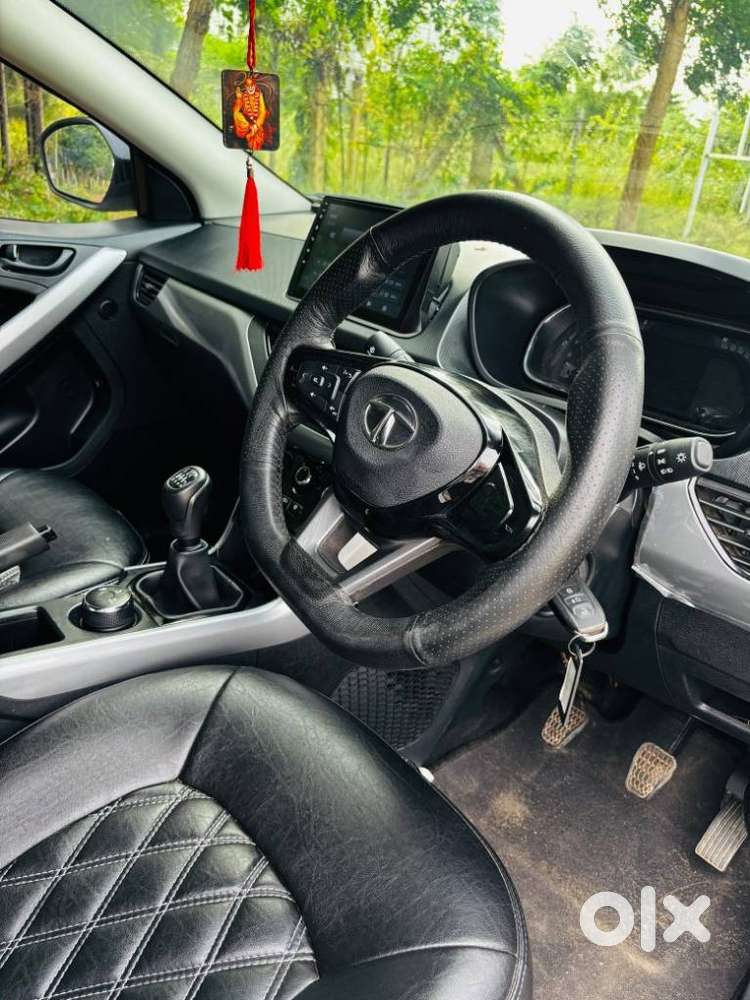 Tata Nexon, 2023, Petrol