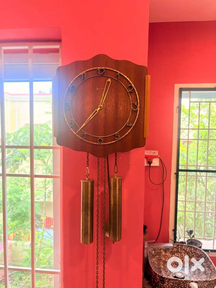 Antique and Vintage Mechanical Clocks