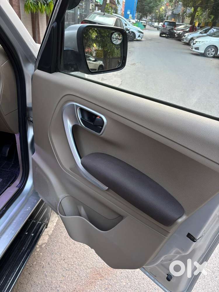 Mahindra Tuv 300 T8, 2017, Diesel