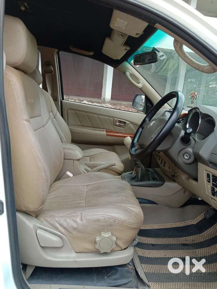 Toyota Fortuner 4x2 Manual, 2011, Diesel