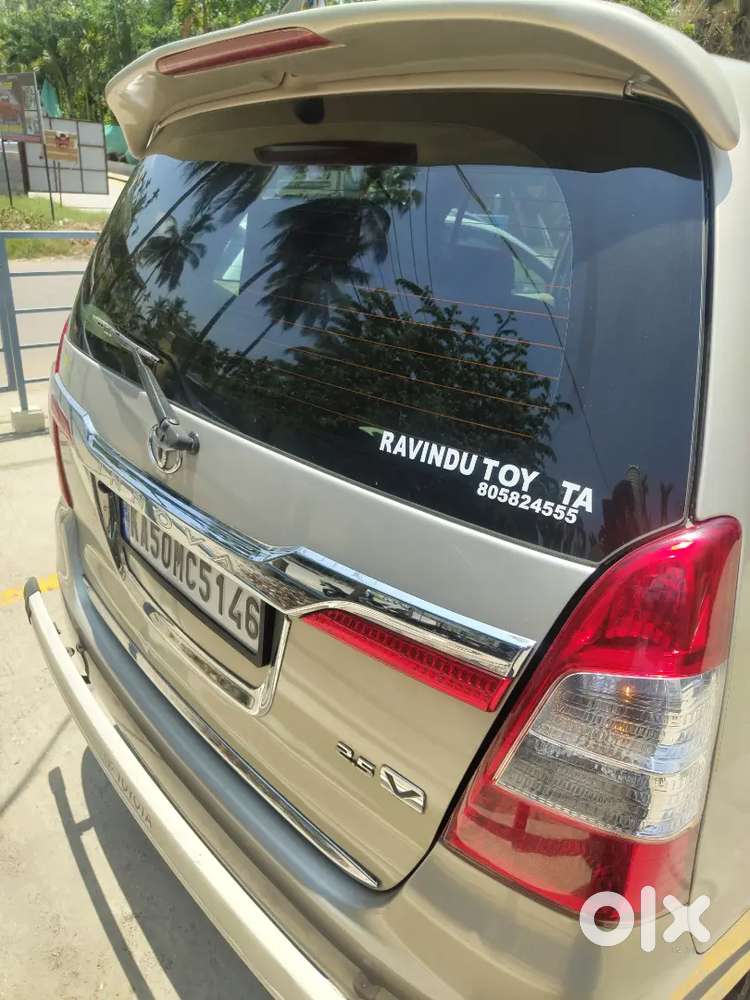 Toyota Innova 2014 Diesel 216000 Km Driven