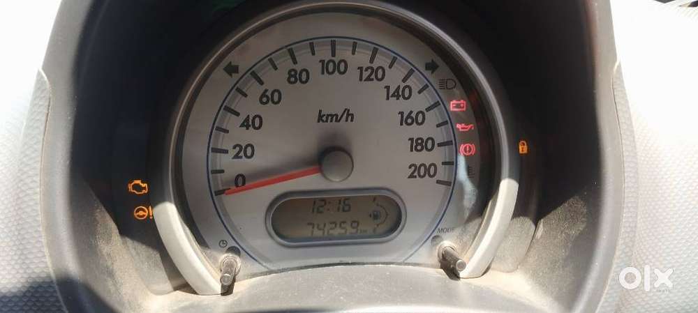 Maruti Suzuki Ritz Vxi, 2011, Petrol