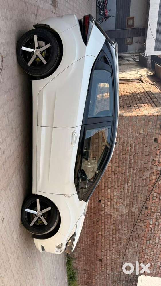 Top Model Tata Altroz 2021 Diesel Good Condition