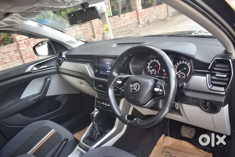 Skoda Kushaq 1.0 Tsi Ambition At, 2023, Petrol