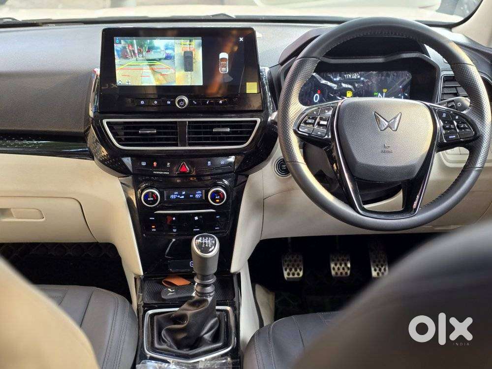 Mahindra Xuv 3xo Ax5 Pm Mt, 2025, Petrol
