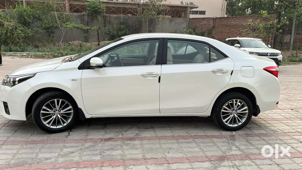 Toyota Corolla Altis Vl At, 2015, Petrol