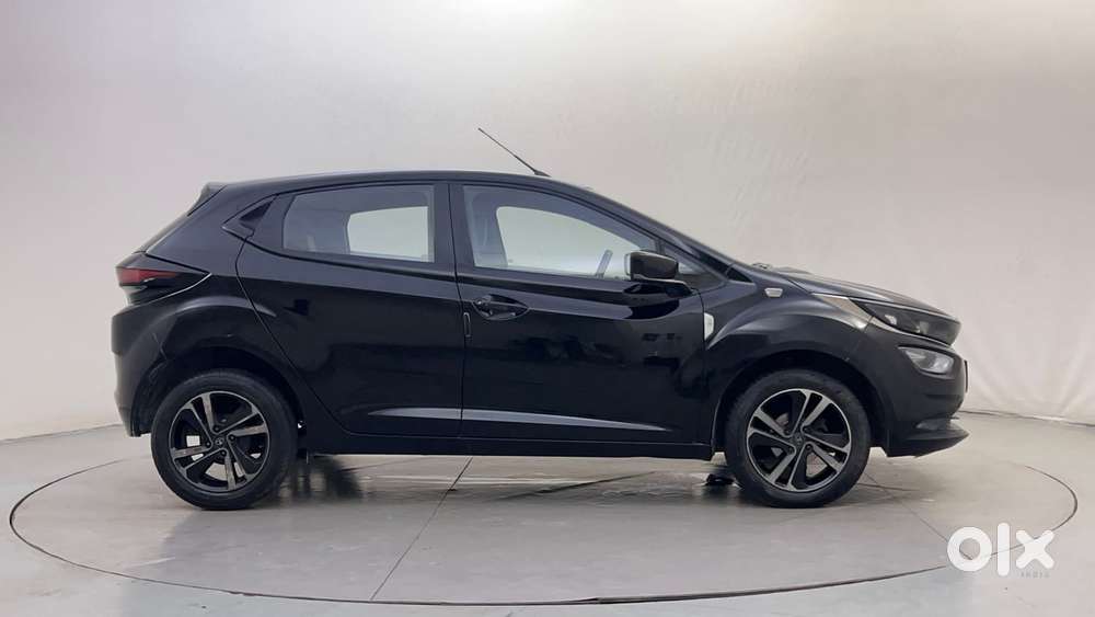 Tata Altroz 1.2 Xz Plus Dark Edition, 2021, Petrol