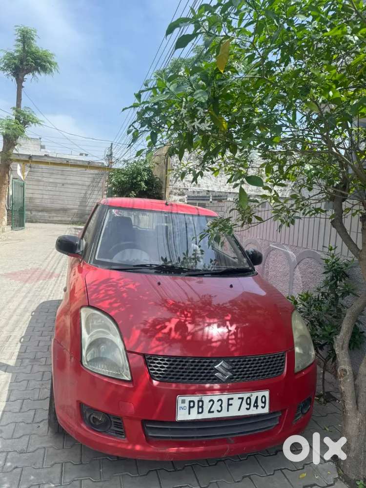 Red Swift Car In Good Condition 2007