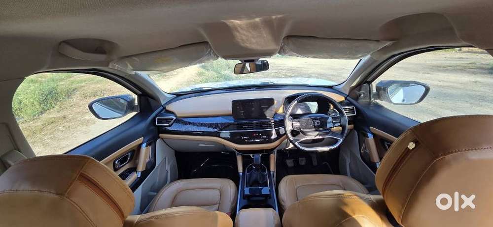 Tata Safari Pure Plus, 2024, Diesel