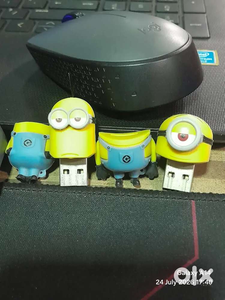 USB PORT 8 GB MINIONS STYLE