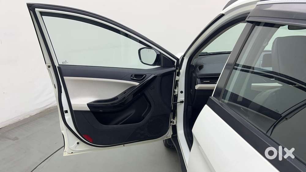 Tata Nexon Pure 1.2 Revotron Petrol 6 Mt, 2024, Petrol
