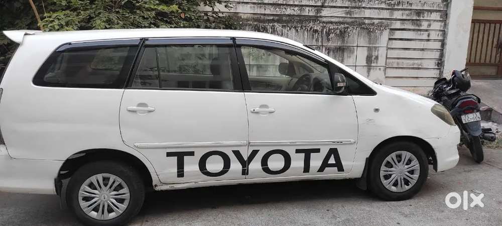 Toyota Innova 2009 Diesel 10005 Km Driven