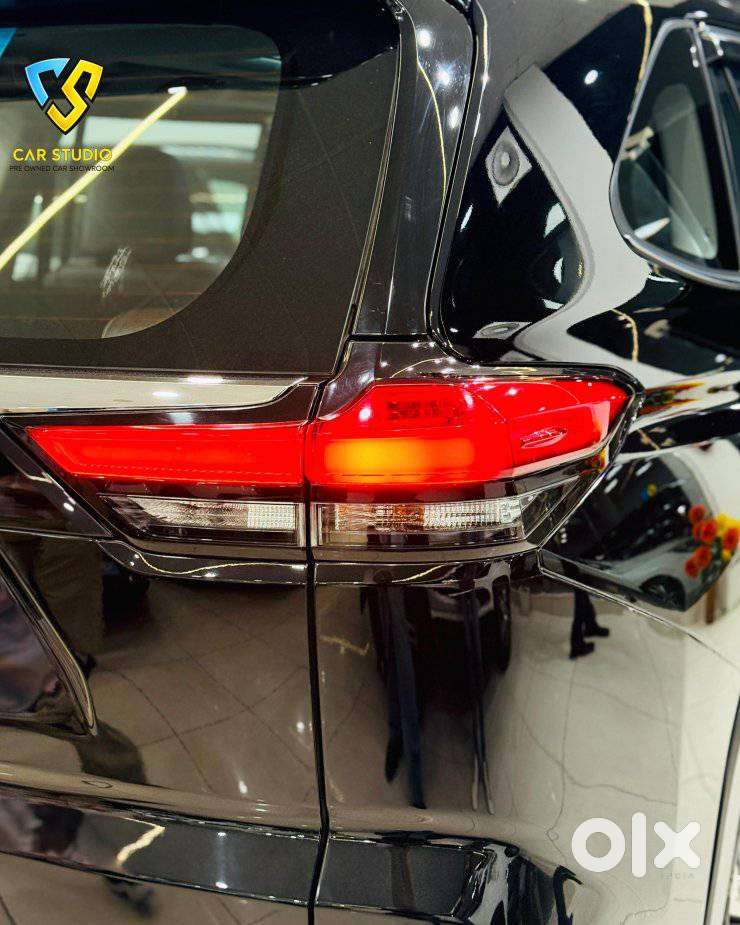 Toyota Innova Hycross 2.0 Zx Hybrid 7 Str, 2024