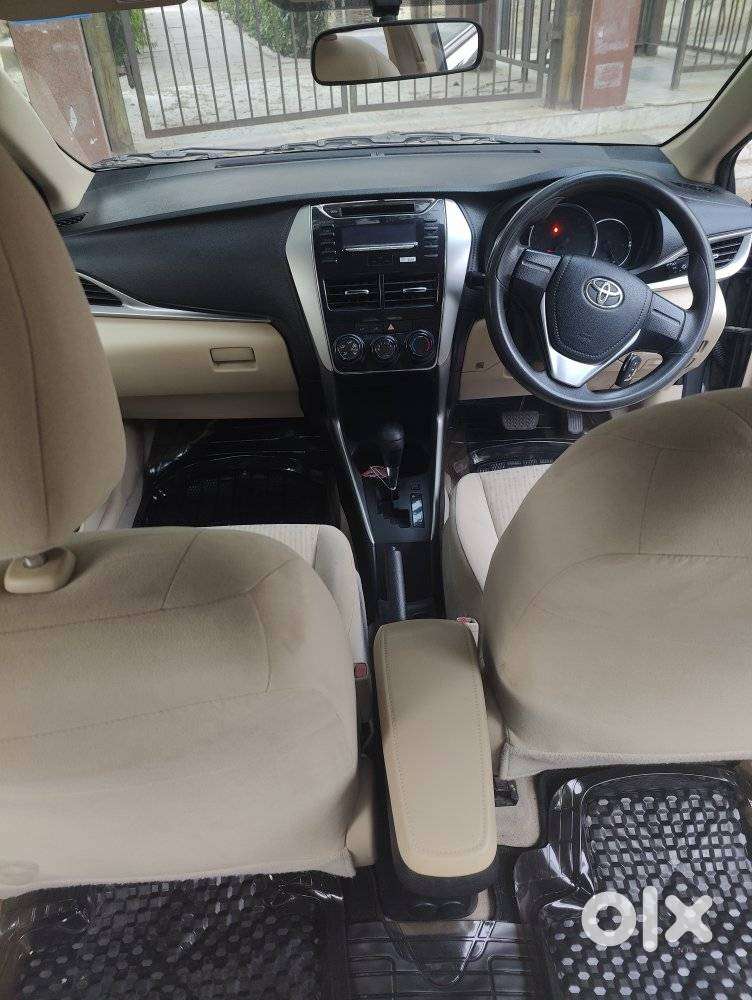 Toyota Yaris J Cvt, 2018, Petrol