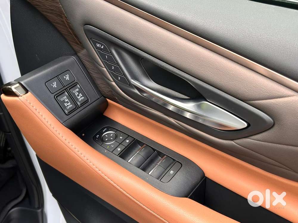 Toyota Vellfire Vip – Executive Lounge, 2024, Petrol