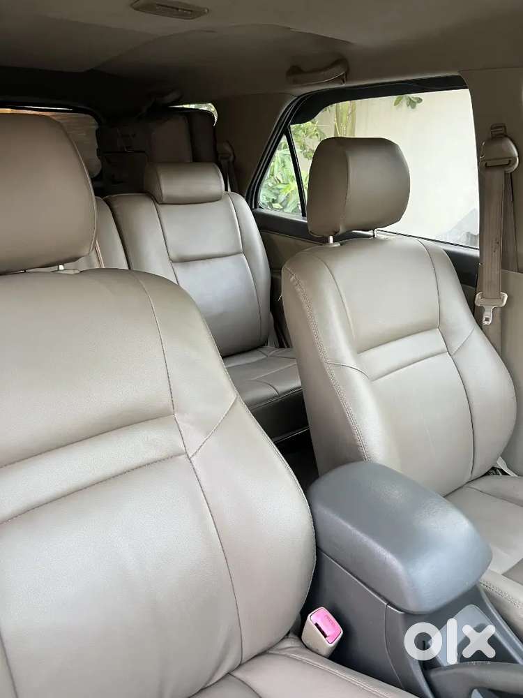Toyota Fortuner 2012 Diesel 300000 Km Driven