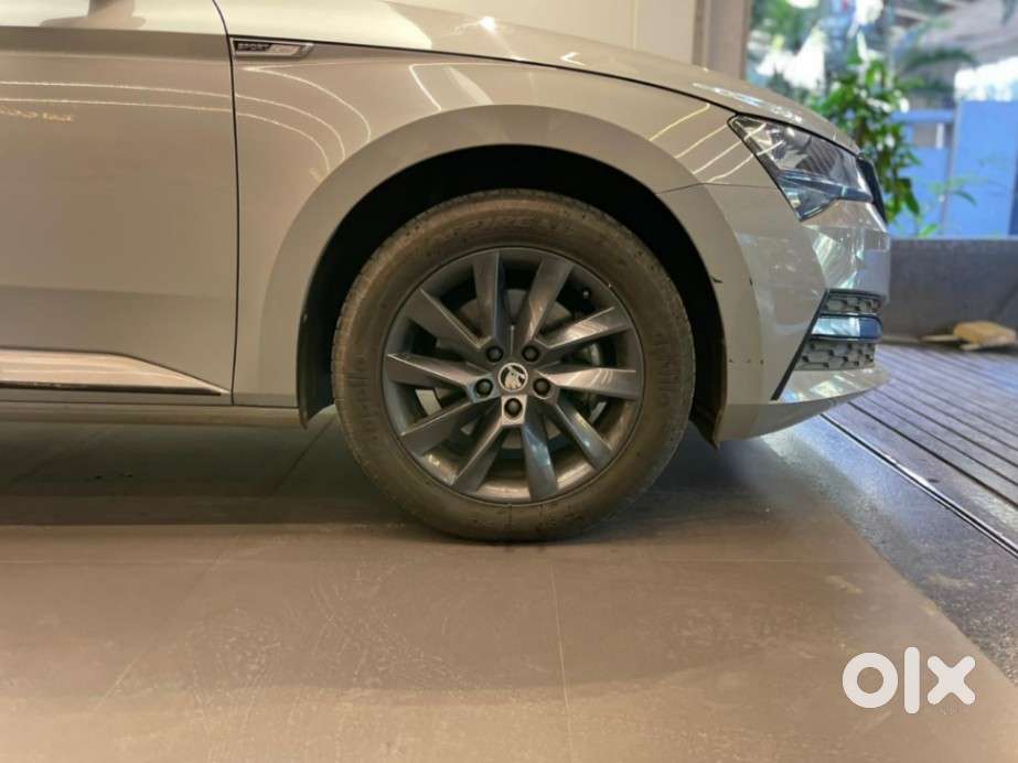 Skoda Superb [2020-ongoing] 1.8 Sportline, 2022, Petrol