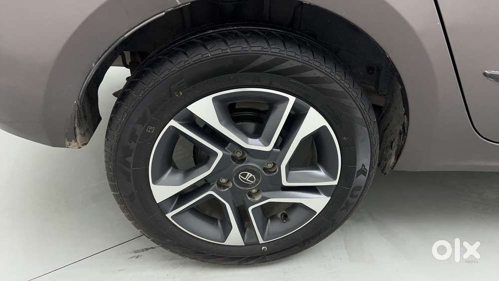 Tata Tigor Xza, 2018, Petrol