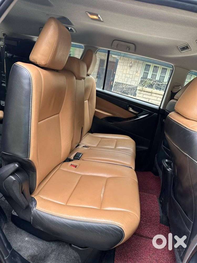 Toyota Innova Crysta 2.8 Gx At, 2016