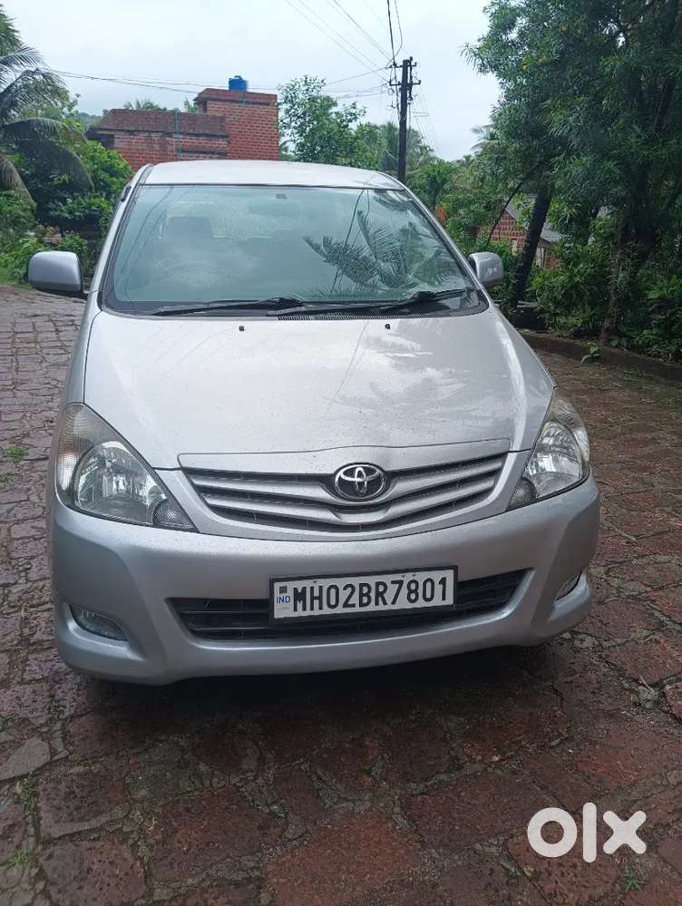 Toyota Innova 2011