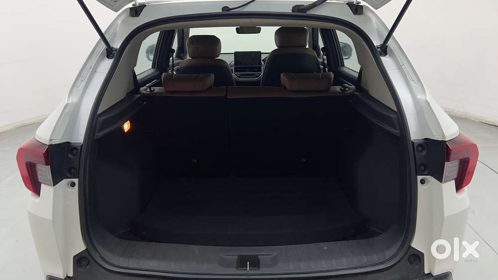 Honda Elevate Zx Cvt, 2023, Petrol