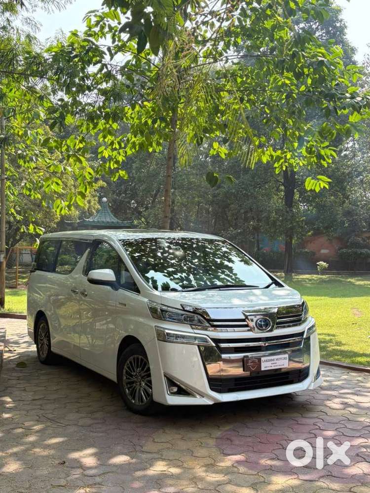 Toyota Vellfire 2.5 Hybrid, 2022, Petrol