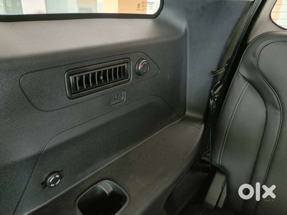 Mahindra Xuv700 2.2 Ax 7 Diesel At Luxury Pack Str, 2025, Diesel