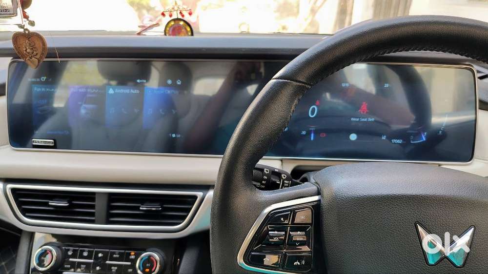 Mahindra Xuv700 2022 Ax7 Petrol 17100 Km Driven