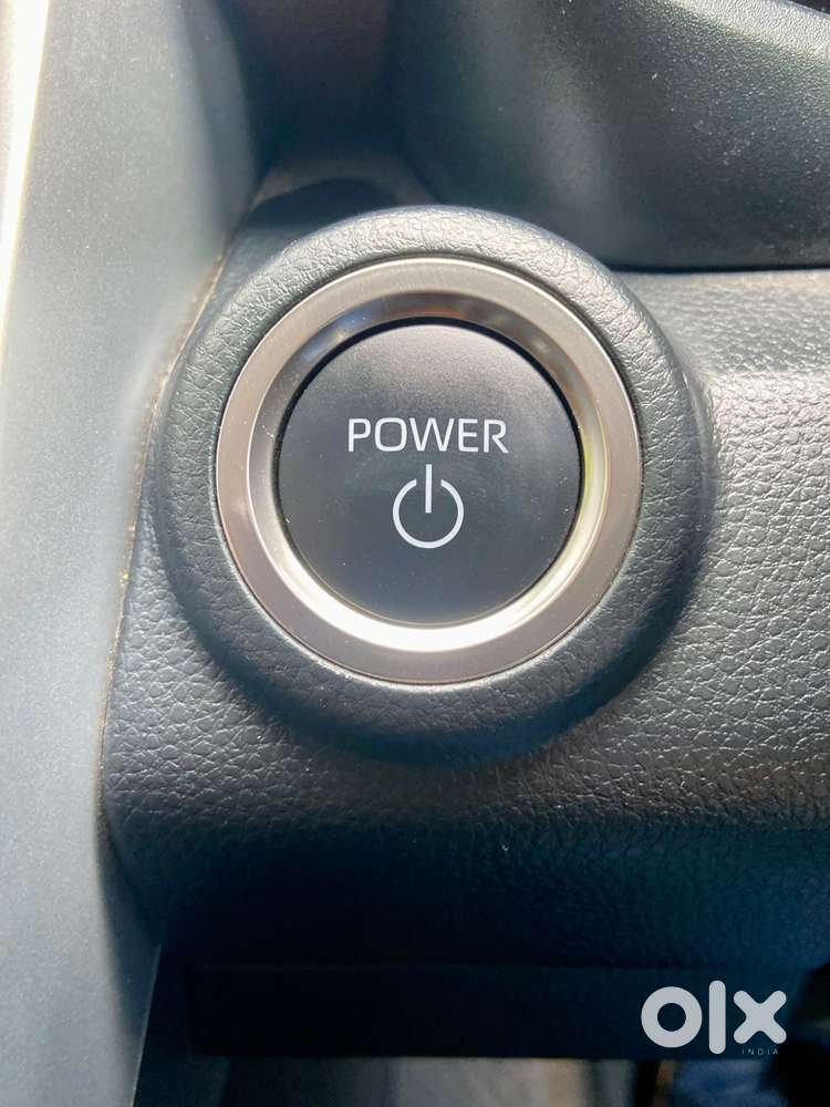 Toyota Innova Hycross 2.0 Vx Hybrid 8 Str, 2025, Cng & Hybrids