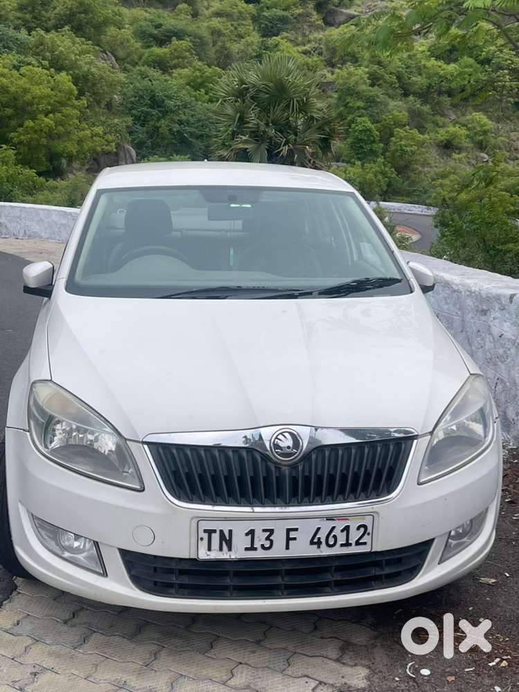 Skoda Rapid Petrol 2016