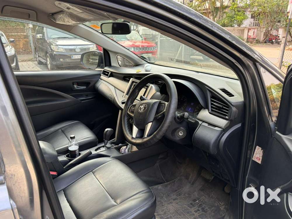Toyota Innova Crysta [2016-2020] 2.4 Gx At 8 Str, 2017, Diesel