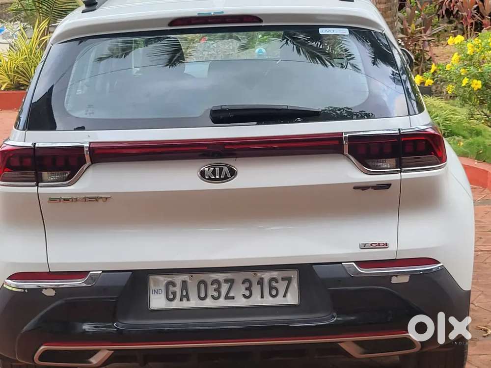 Kia Sonet 1.0 L Turbo Petrol (imt Gtx Plus) Glacier White
