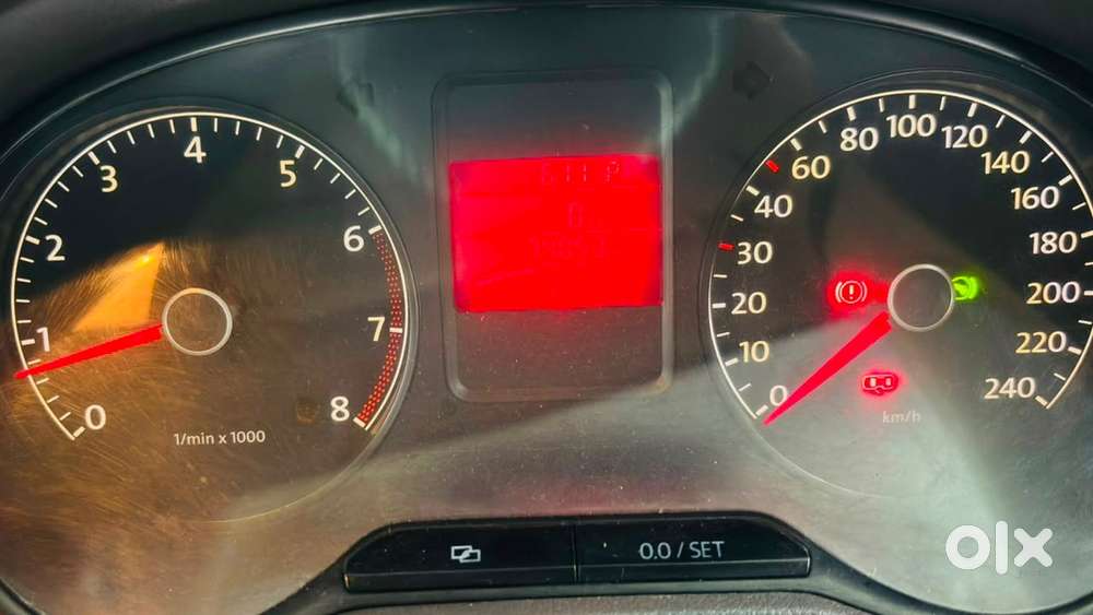 Volkswagen Vento 1.6 Highline (automatic)