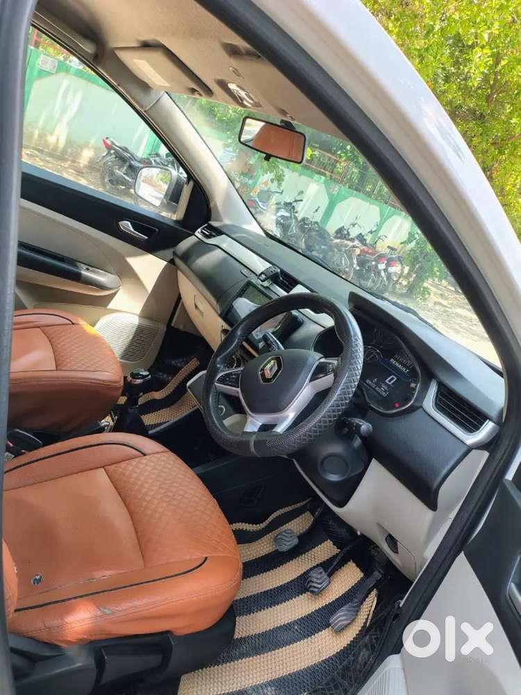 Renult Triber Top Model Well Maintain Car