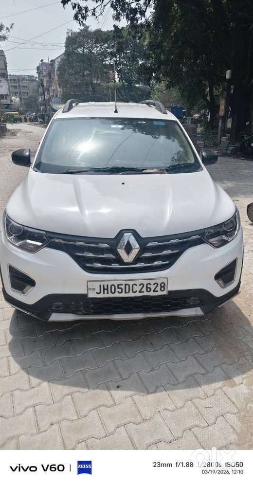 Renault Triber 1.0 Rxz Dual Tone, 2022, Petrol