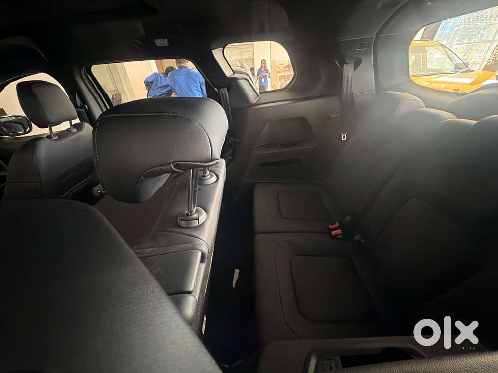 Tata Safari Adventure 2026 Dark Edition