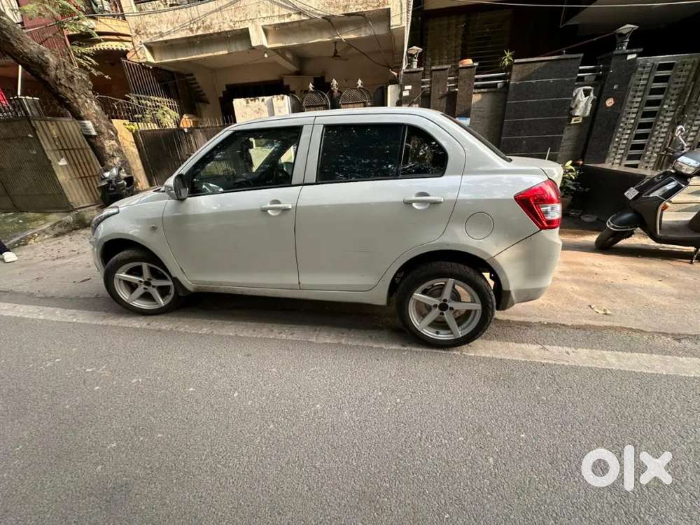 Dzire 2016 Delhi 1st Owner Petrol White