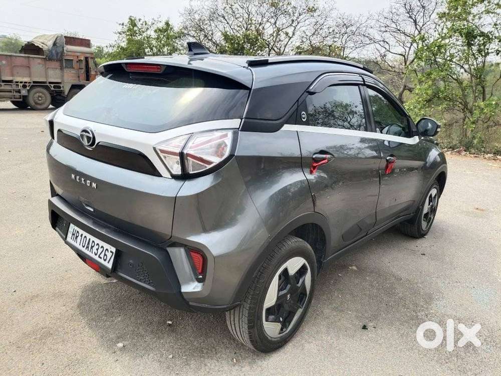 Tata Nexon, 2023, Petrol