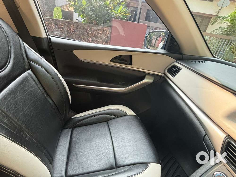 Mahindra Xuv700 2.2 Mx Diesel Mt 5 Str, 2023, Diesel