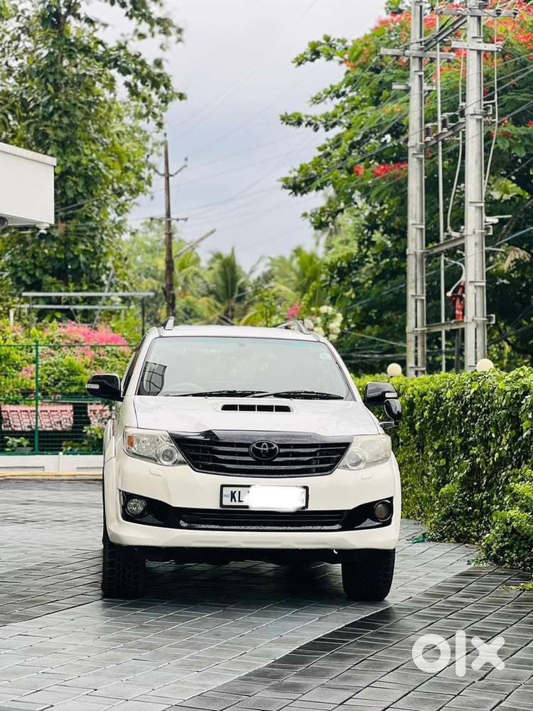 Toyota Fortuner 2012