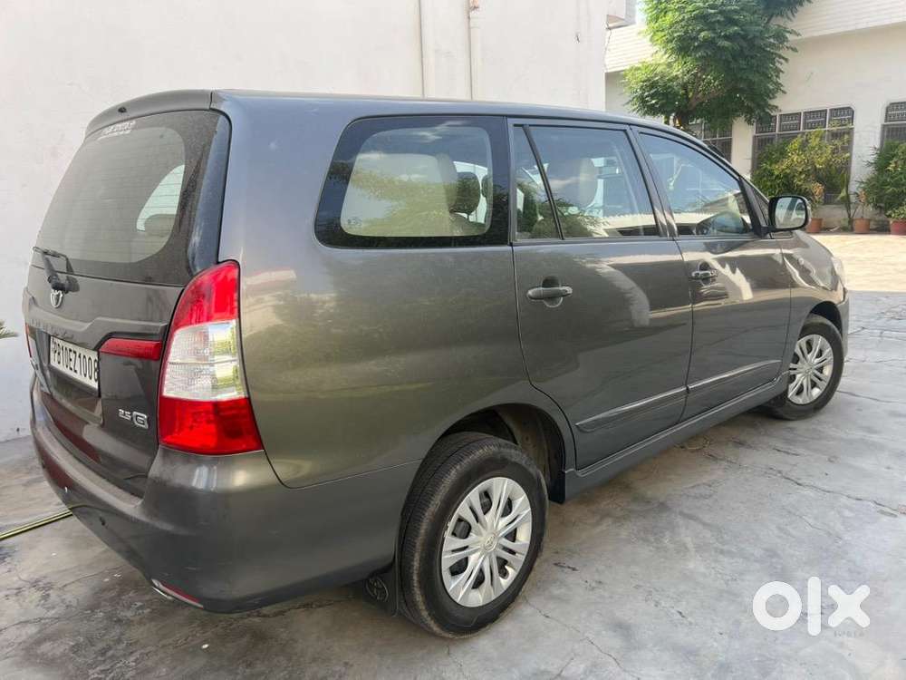 Toyota Innova 2015 Diesel Well Maintained