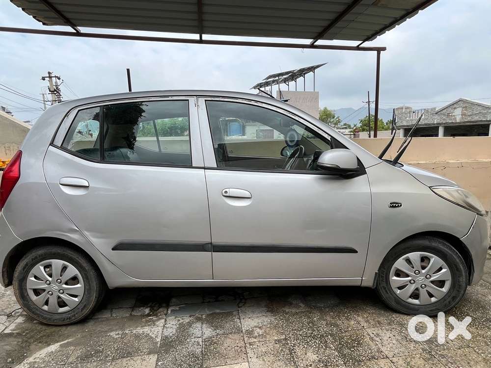 Hyundai Petrol 2011 Car