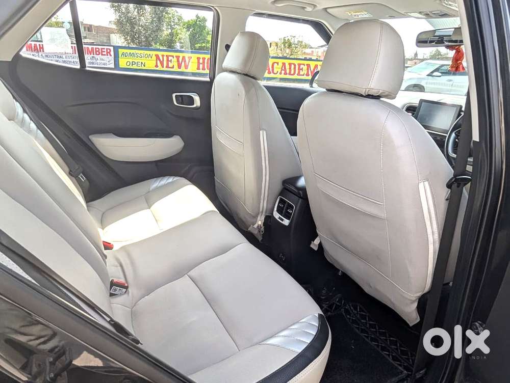 Hyundai Venue Sx (o) Mt 1.5 Diesel, 2023, Diesel