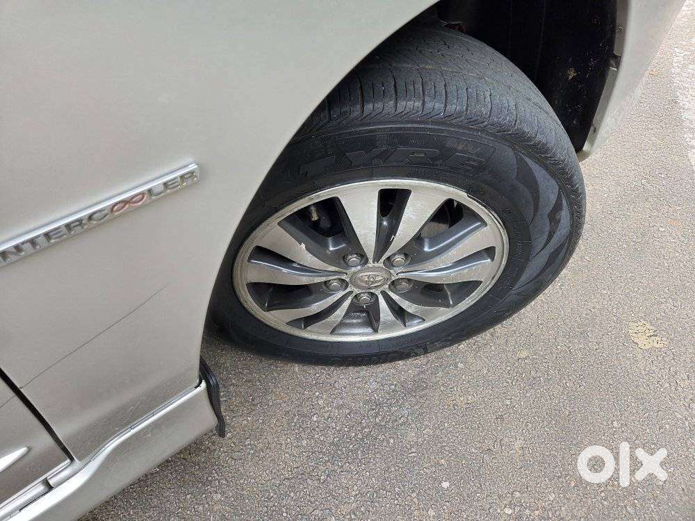 Toyota Innova 2.5 Vx 8 Seater Bs Iv, 2016, Diesel