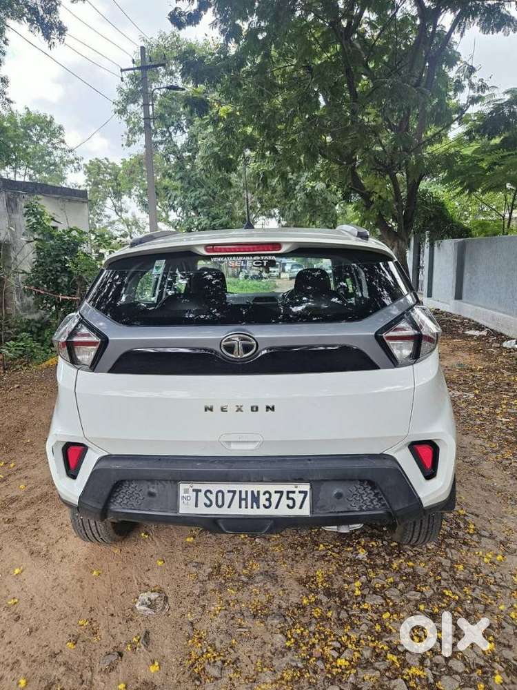 Tata Nexon 1.5 Revotorq Xm (s), 2020, Petrol