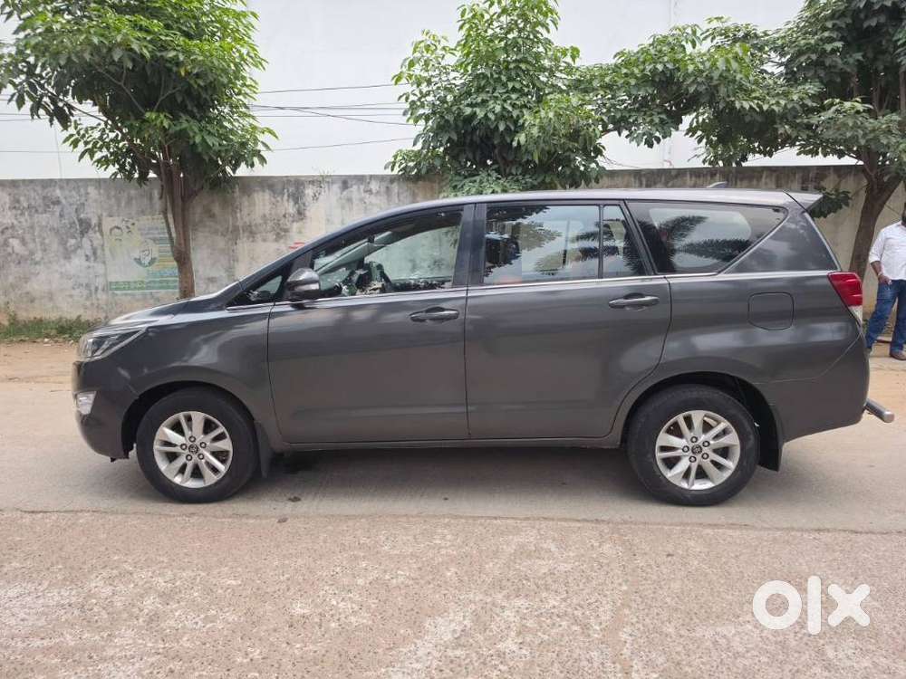 Toyota Innova Crysta 2.4 G Mt 7 Str, 2017, Diesel
