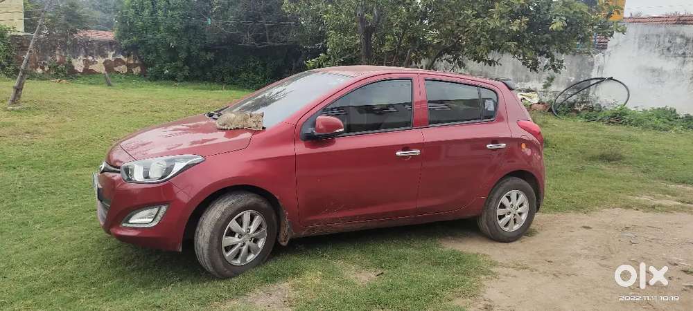 Hyundai I20 Sportz 2014 Petrol Manual A To Z Showroom History